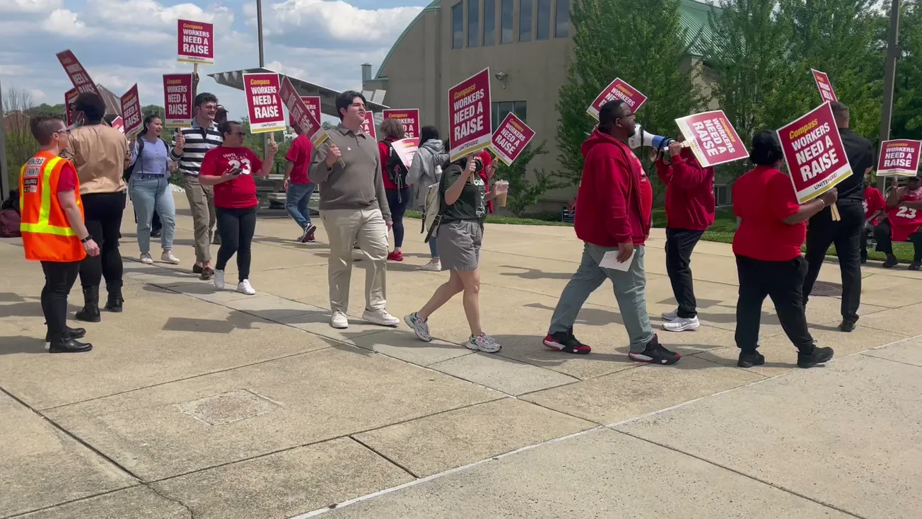 Following pickets, food service workers at Catholic University of America receive historic raise