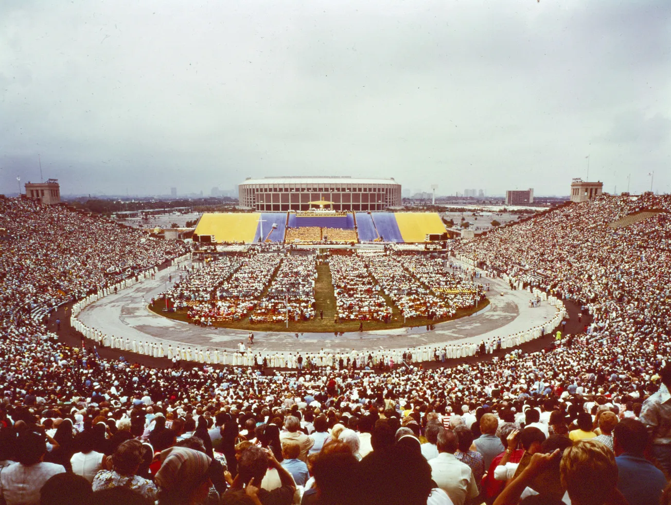 Dorothy Day at the 1976 Eucharistic Congress: Work for peace, not war.